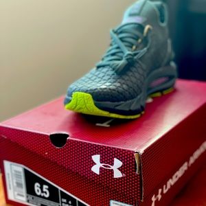 Under Armour Hovr Phantom2 CGreactor wm 6.5